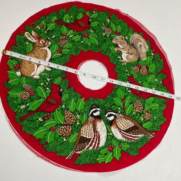 Christmas Wreath Fabric Panels With Woodland Animals & Holly Design 18” Diameter - Picture 3 of 4